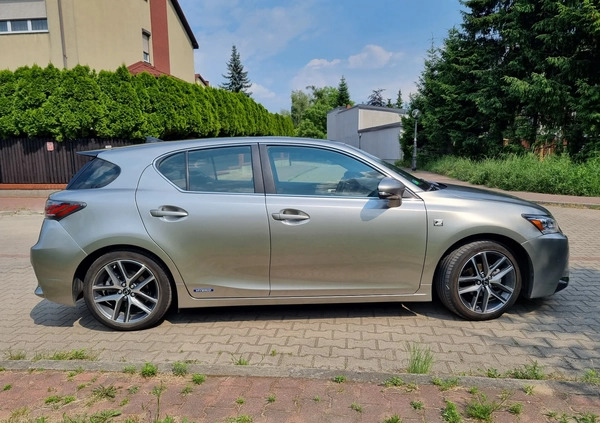 Lexus CT cena 72500 przebieg: 82000, rok produkcji 2017 z Warszawa małe 154